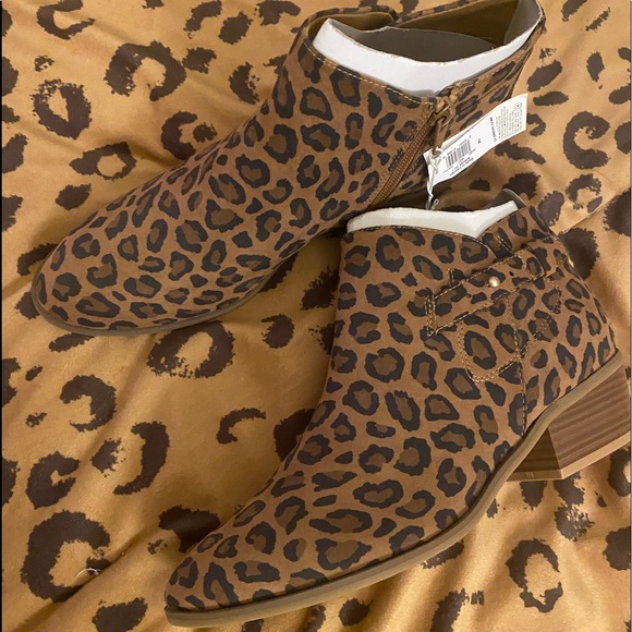 ankle leopard boots